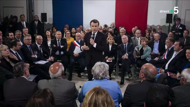 Macron : le dernier grand débat - C à Vous - 04/04/2019