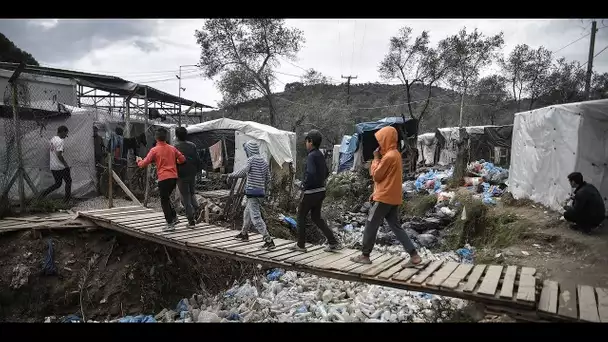 Camp de migrants à Lesbos : "On est dans un pays qui ne nous considère pas comme des humains"