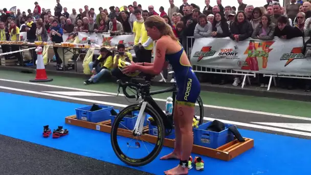 Triathlon Audencia La Baule les filles se changent pour le vélo