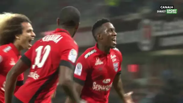 La superbe frappe en lucarne de Ngbakoto !