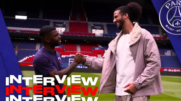 🎦 Paris Saint-Germain invite Colin Kaepernick at Parc des Princes! 🤩❤️💙