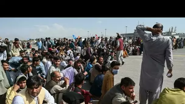 En direct : chaos à l'aéroport de Kaboul, des milliers de personnes tentent de fuir le pays