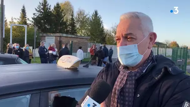 Mobilisation des auto-écoles à Valenciennes contre les mesures prises pour le confinement.