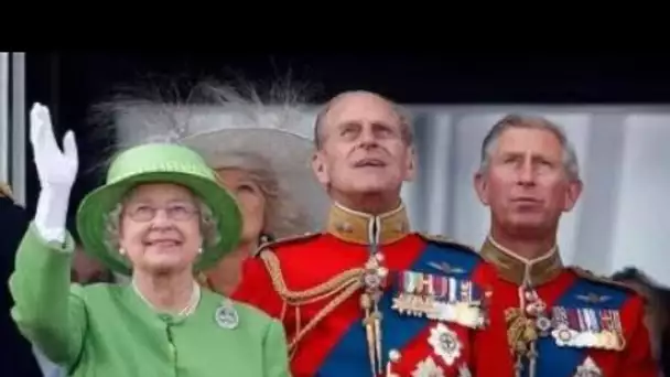 Privilège énorme" Le prince Charles s'ouvre dans un hommage touchant à la reine et à Philip