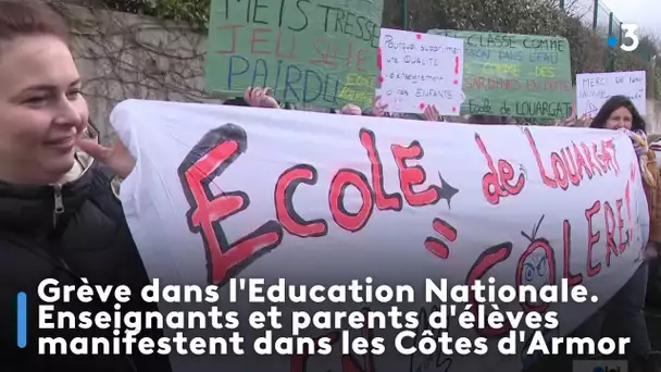 Grève dans l'Education Nationale. Enseignants et parents d'élèves manifestent dans les Côtes d'Armor