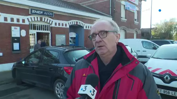 La gare d'Avion investie par des manifestants pour dénoncer 17 arrêts de trains en moins chaque jour