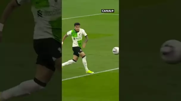 L'énorme bourde d'Emiliano Martinez après 1 minute de jeu 😱 #shorts