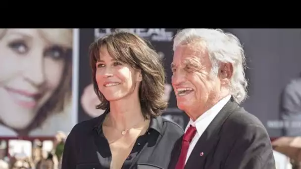 Sophie Marceau « pas triste » de la mort de Jean-Paul Belmondo : Elle s’explique