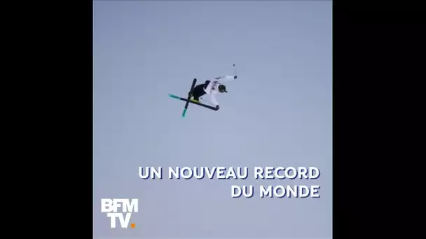 Un champion de ski bat le record du saut le plus haut du monde sur un quarter-pipe