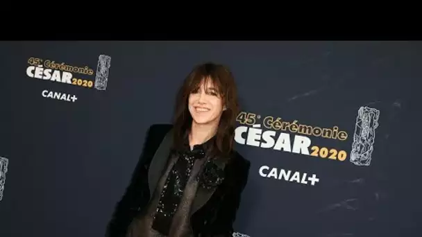 Charlotte Gainsbourg en met plein la vue à sa fille Joe pour leur Noël en Bretagne