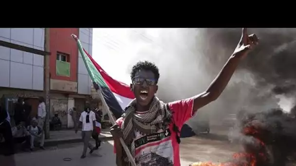 Soudan : sans internet ni téléphone, des milliers de manifestants défient le pouvoir militaire
