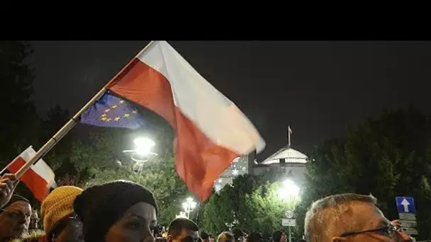 Le gouvernement polonais veut museler ses juges, manifestations à Varsovie