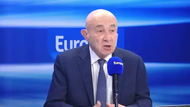 Claude Malhuret sur Marine Le Pen : "Ça fait 3 mois qu'elle se présente en Bernadette Soubirou"