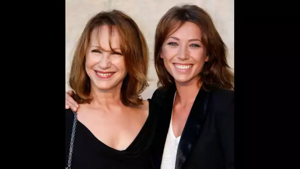 Nathalie Baye ne veut pas « envahir la vie » de Laura Smet et son mari