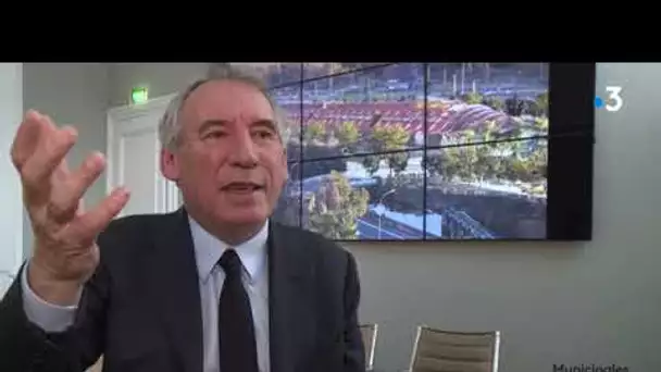 Pau: le candidat Bayrou présente son projet d'aménagement du quartier de la gare