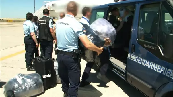 AÉROPORT : gendarmes contre clandestins !