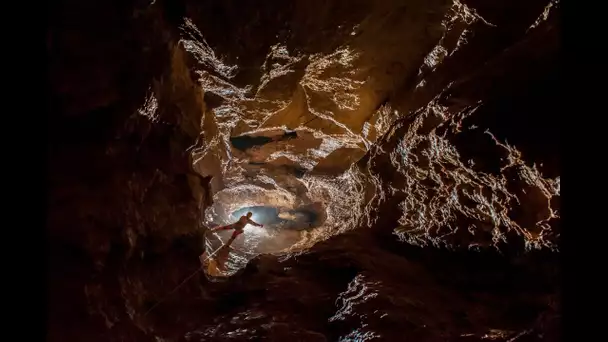 Dans les Bauges en Savoie, une exploration spéléo... vécue de l'intérieur !