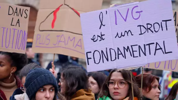 «C'est important» : les femmes françaises satisfaites de l'inscription de l'IVG dans la Constitution