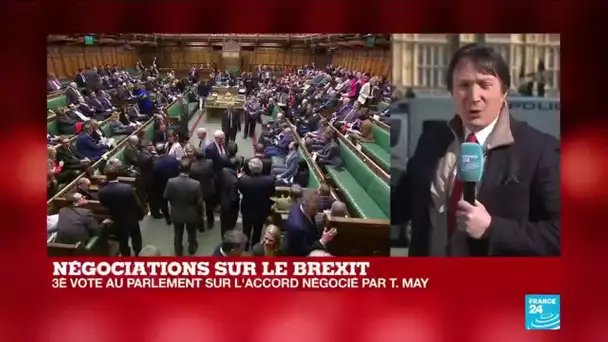 Les partisans du Brexit se rassemblent devant le Parlement en attendant le vote