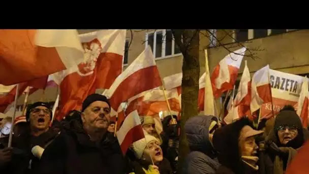 Pologne : le président va gracier deux élus du PiS