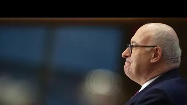 Golfgate : Phil Hogan sous pression, Les excuses du commissaire au commerce