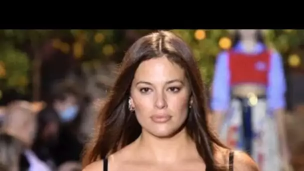 Ashley Graham enceinte : elle révèle l'énorme secret de sa seconde grossesse dans...