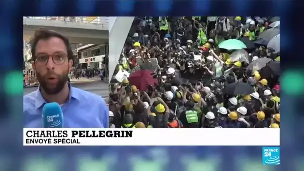 Hong Kong : des manifestants tentent de pénétrer dans le parlement