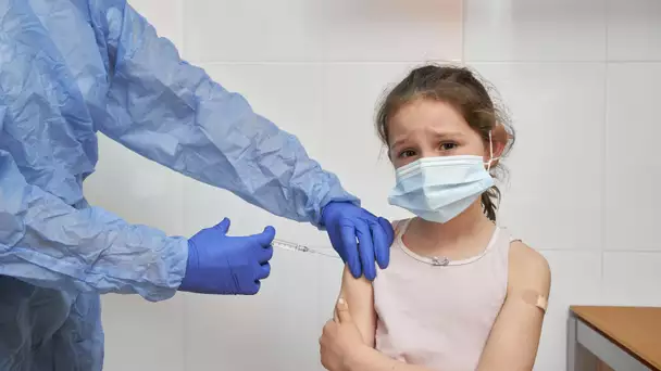 Covid-19 : un enfant reçoit par erreur un vaccin pour adultes, les parents portent plainte