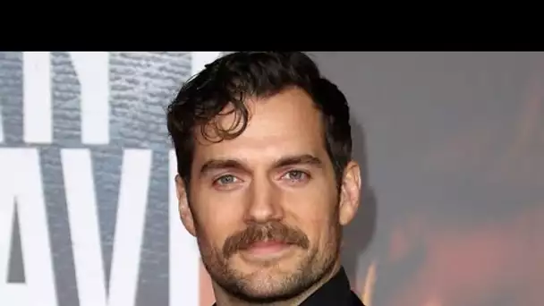 Henry Cavill en couple : Découvrez l’identité de la nouvelle compagne de l’acteur !