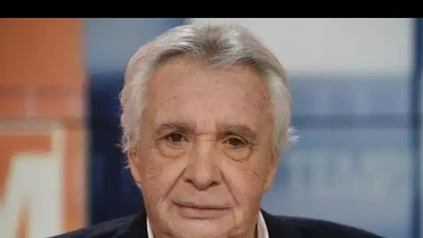 Michel Sardou victime d’un accident de voiture sous le tunnel de la Défense…