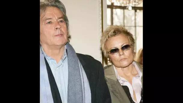 Muriel Robin et Alain Delon sont-ils toujours proche après les propos de l’acteur ?