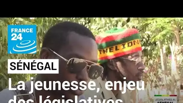 Au Sénégal, le vote des jeunes attire toutes les convoitises • FRANCE 24