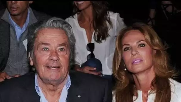 PHOTO - Rosalie Van Breemen nue : l'ex d'Alain Delon fait le buzz sur Instagram !