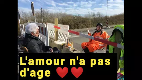 Le confinement n’arrête pas ces amoureux de 85 et 89 ans se rejoignant chaque jour à la frontière ..