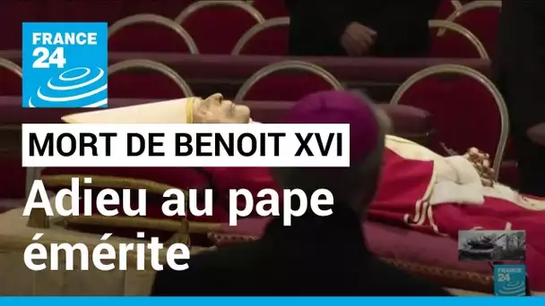 Hommage à Benoît XVI : longue file d'attente pour un dernier adieu au pape émérite • FRANCE 24