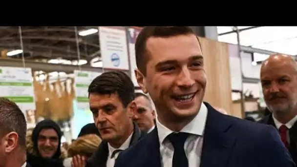 Au Salon de l'Agriculture, Jordan Bardella veut s'afficher en opposition à Emmanuel Macron et pla…