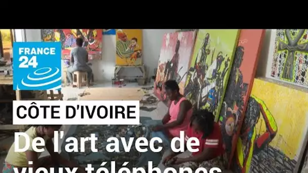 Côte d’Ivoire : des claviers de vieux téléphones transformés en œuvres d’art • FRANCE 24