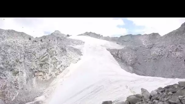 Italie : une immense toile blanche contre la fonte du glacier de Presena • FRANCE 24