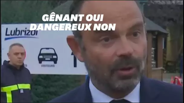 À Rouen, Philippe assure que les odeurs de l'incendie ne sont "pas nocives"