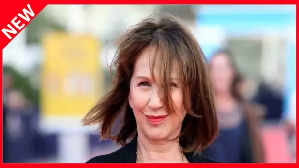 ✅  Nathalie Baye ironise sur son âge : “C’était il y a bien longtemps”