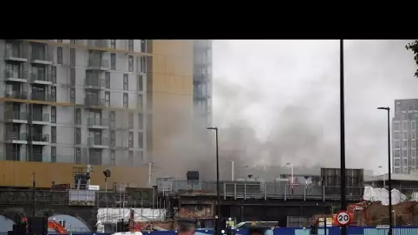 Royaume-Uni: incendie spectaculaire dans le centre de Londres