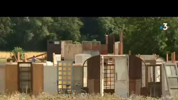 Découverte du labyrinthe de Thoré-la-Rochette fait de portes et de fenêtres