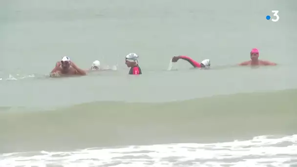 Cran d'Escalles: l'arrivée des 4 jeunes handisportifs qui ont nagé entre le Blanc-Nez et le Gris-Nez