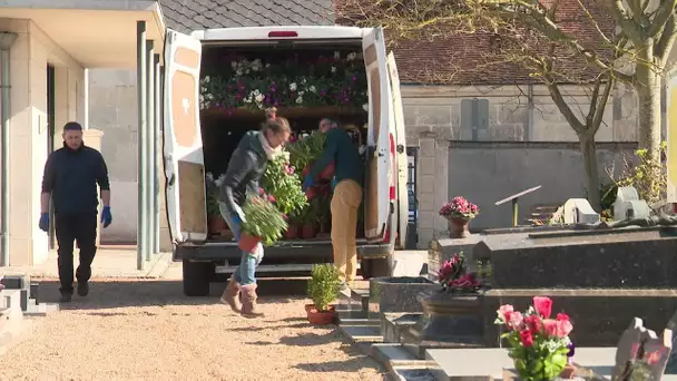 Coronavirus : les horticulteurs fleurissent les tombes à Montoire-sur-le-Loir