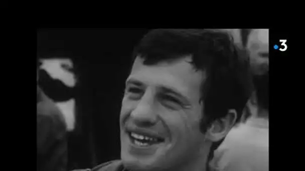 Archives 1964 : Jean-Paul Belmondo sur le tournage d'"Un week-end à Zuydcoote".