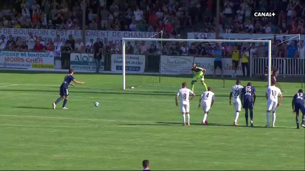 Martin Terrier réduit le score sur penalty