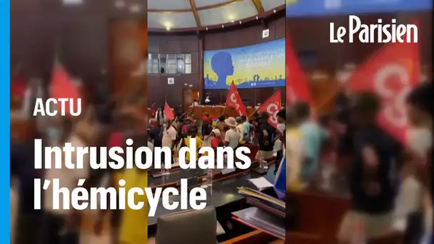 Guadeloupe : des manifestants passent la nuit dans l’hémicycle du Conseil régional