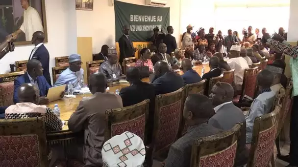 Guinée : rencontre très attendue entre le Premier ministre et les partis politiques • FRANCE 24