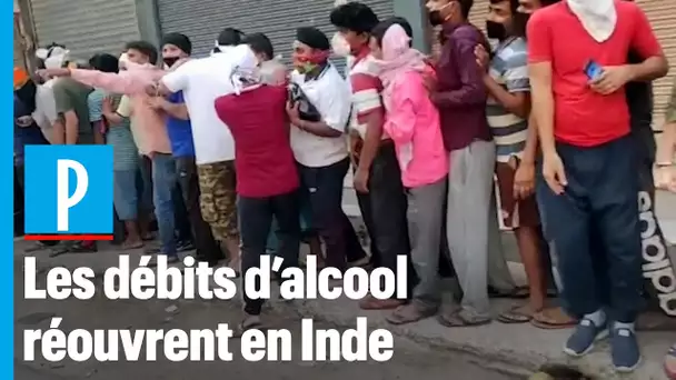 Bousculades et cohue en Inde, lors de la réouverture des magasins d'alcool