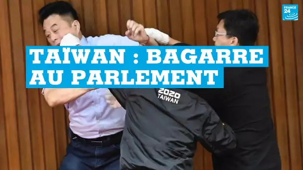 Bagarres, bombes à eau… nouvelle scène de chaos au Parlement taïwanais